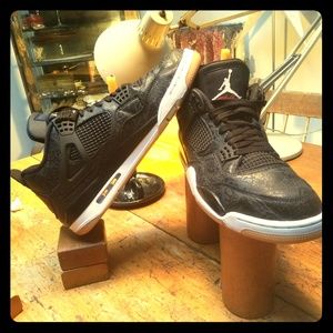 JORDAN 4 RETRO SE '30th ANNIVERSARY LASER"